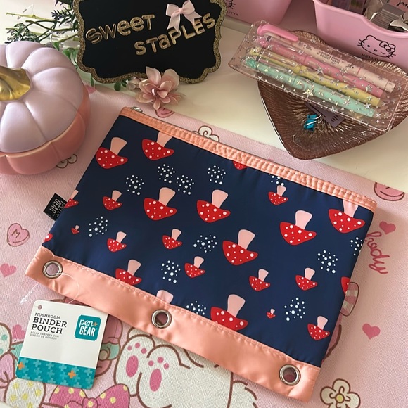 🍄Binder Pouch Cute Mushrooms 🍄 Use for Makeup Storage too Travel 🍄 - Picture 1 of 5